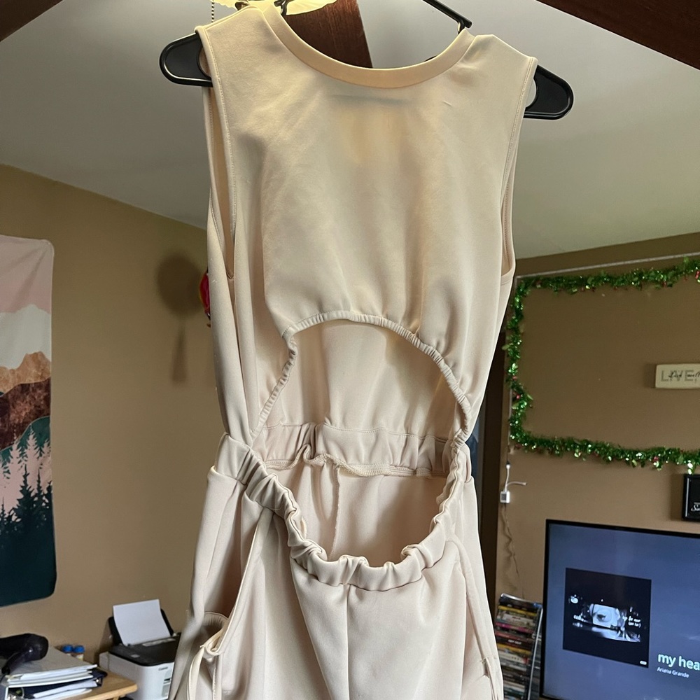 Women’s Size (M) SHEIN Romper (Cream)